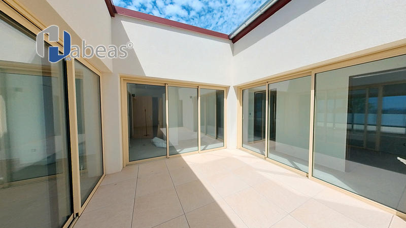 Appartement - 94 m² - 4 pièces