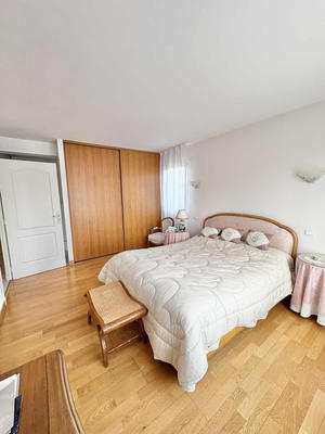 Maison - 219 m² - 6 pièces