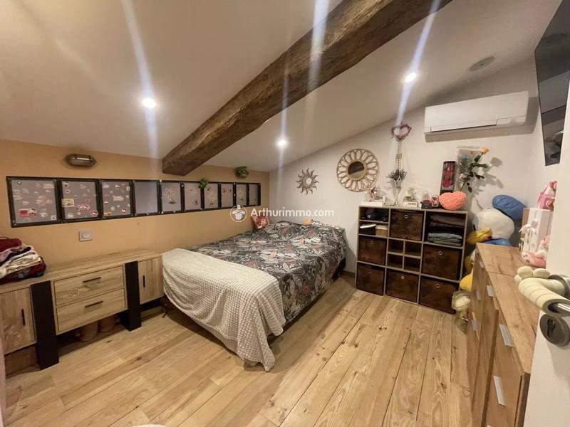 Immeuble - 214 m² - 6 pièces