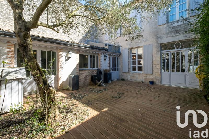 Maison - 422 m² - 10 pièces