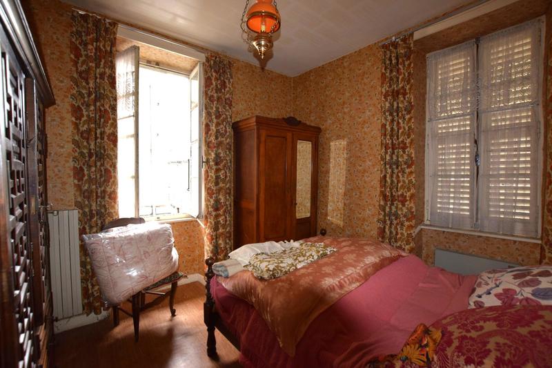 Maison - 240 m² - 10 pièces