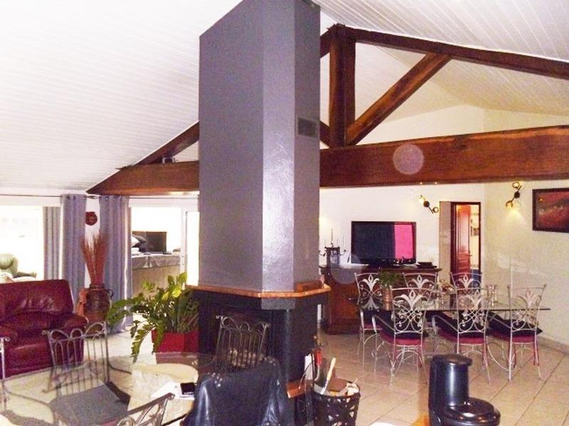 Maison - 204 m² - 7 pièces