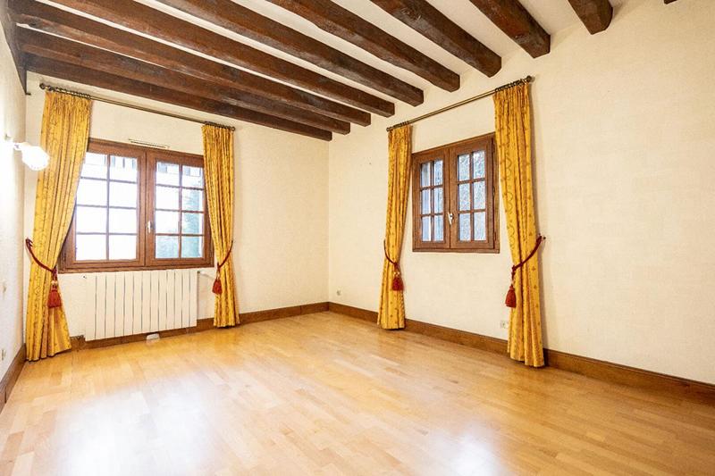 Maison - 258 m² - 7 pièces