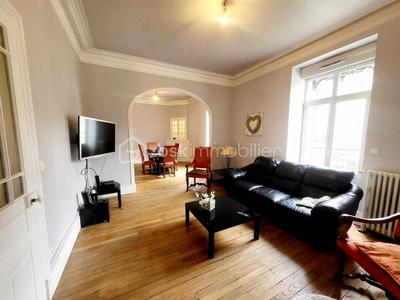 Maison - 376 m² - 19 pièces