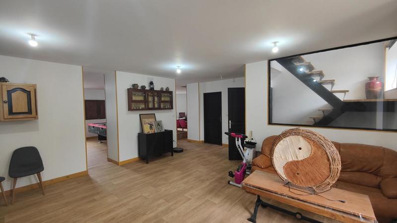 Maison - 361 m² - 8 pièces