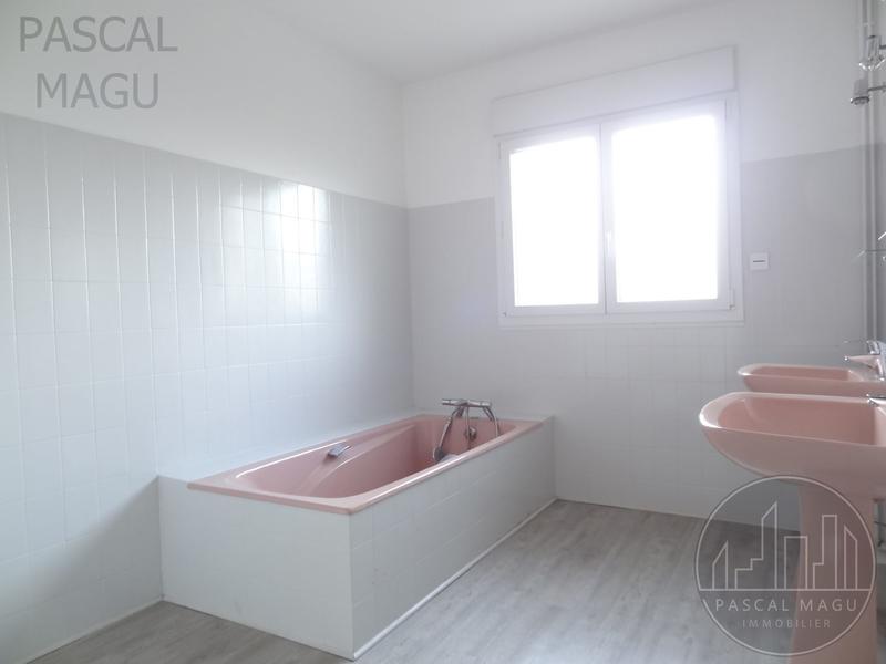 Maison - 227 m² - 8 pièces