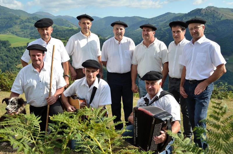 Kantaldi : concerts de Menditarrak, Pil pil et Hiruri