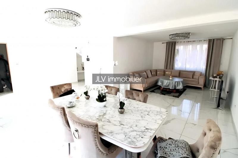 Maison - 130 m² - 6 pièces