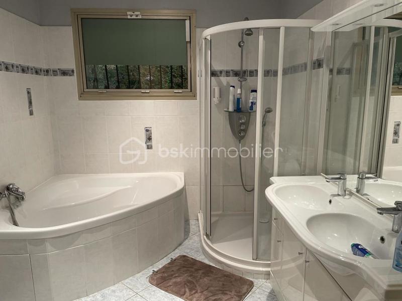 Demeure - 375 m² - 9 pièces