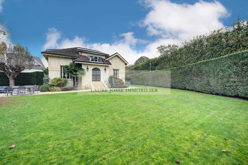 Maison ancienne - 216 m² - 8 pièces