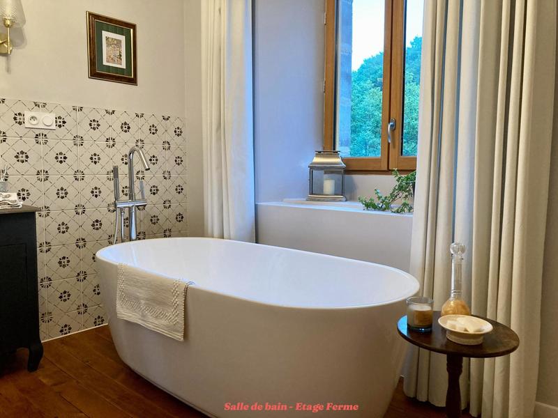 Maison - 298 m² - 9 pièces