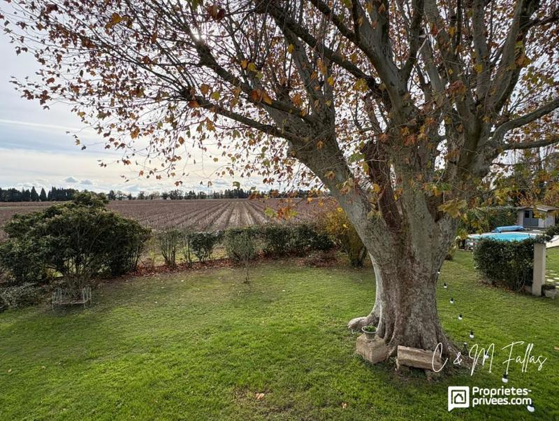 Maison - 205 m² - 9 pièces