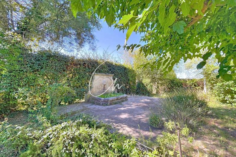 Propriété - 230 m² - 7 pièces