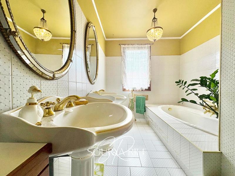 Maison - 170 m² - 6 pièces