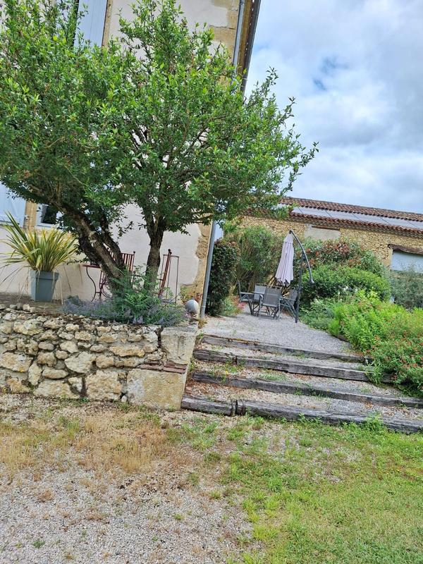 Maison - 360 m² - 14 pièces