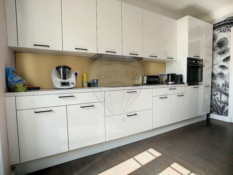 Maison - 232 m² - 6 pièces