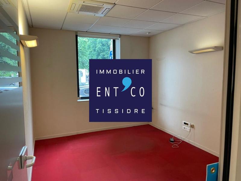 Local commercial - 141 m² - 4 pièces