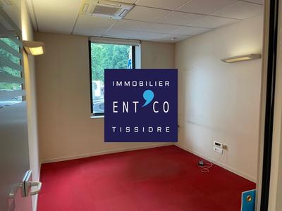 Local commercial - 141 m² - 4 pièces