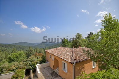 Villa - 100 m² - 5 pièces