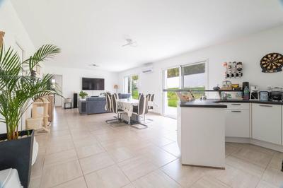 Maison - 102 m² - 4 pièces