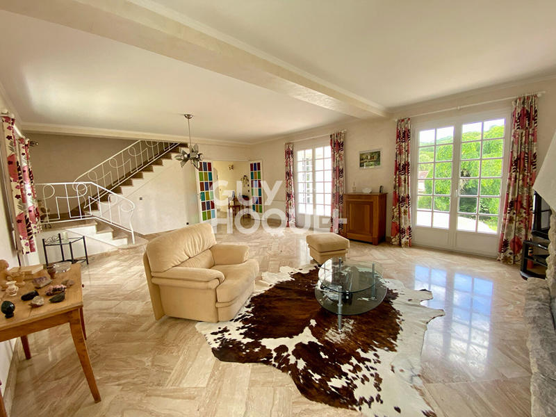 Maison - 171 m² - 8 pièces