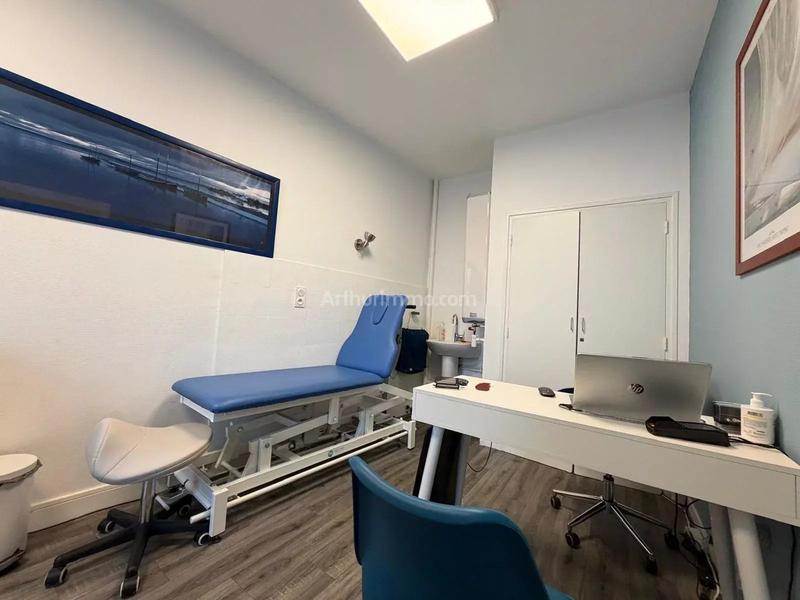 Bureau - 38 m² - 2 pièces