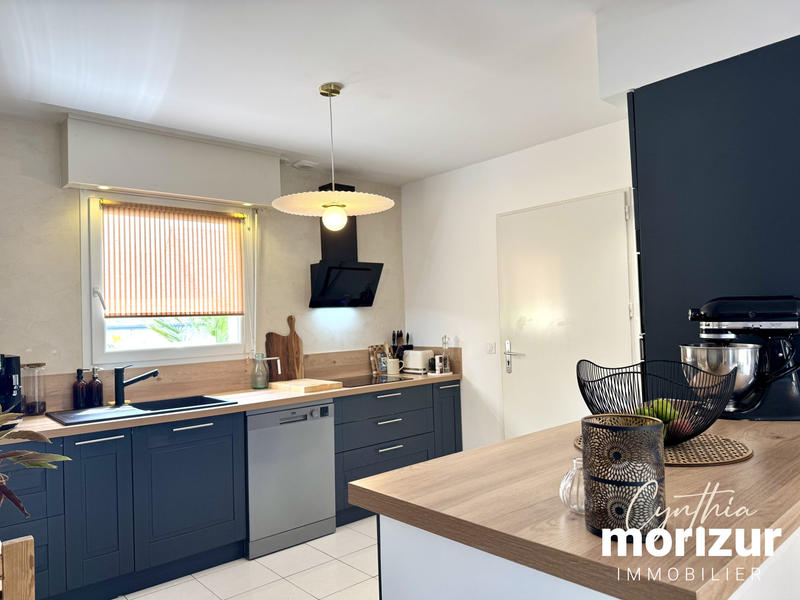 Maison - 99 m² - 5 pièces