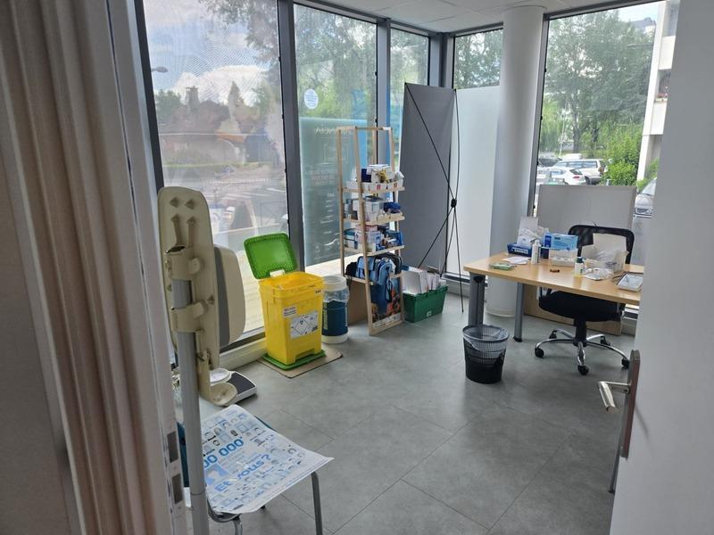 Local commercial - 600 m² - 15 pièces