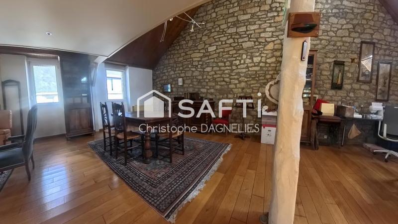 Maison - 234 m² - 6 pièces