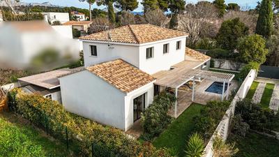 Maison - 138 m² - 6 pièces