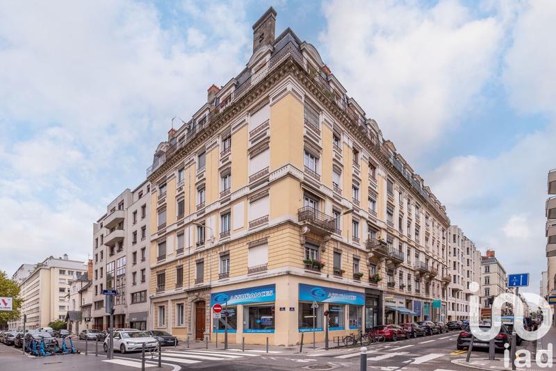 Appartement - 121 m² - 5 pièces