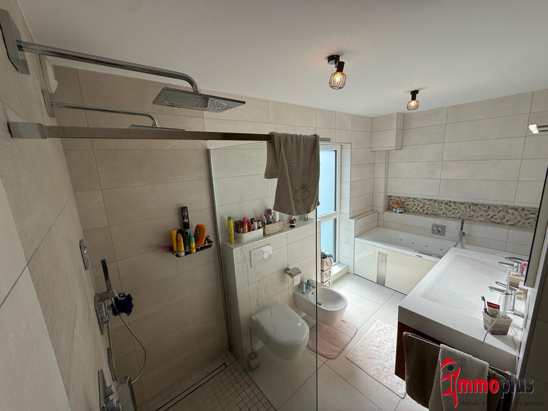 Maison - 150 m² - 7 pièces