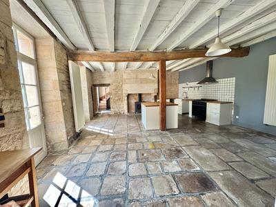 Maison - 256 m² - 6 pièces