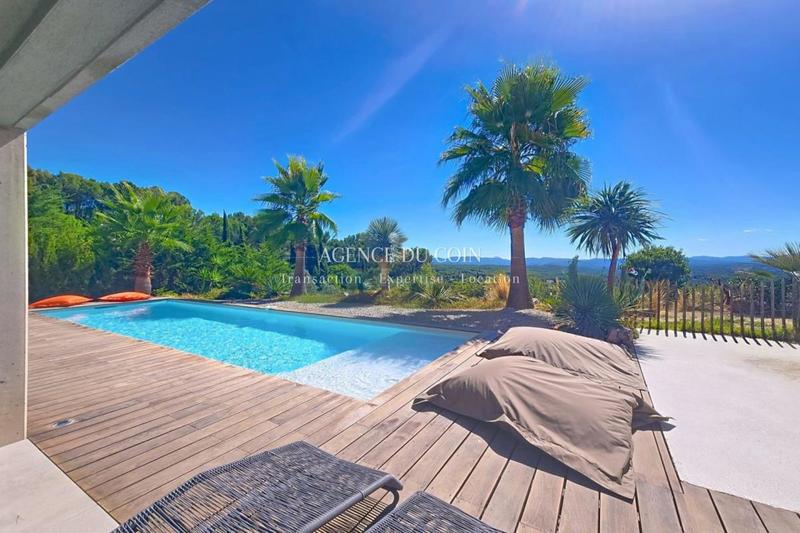 Maison - 215 m² - 6 pièces