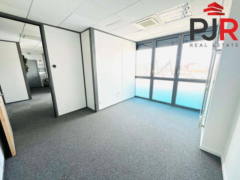Bureau - 141 m²