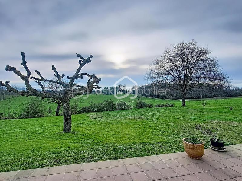 Maison - 143 m² - 5 pièces