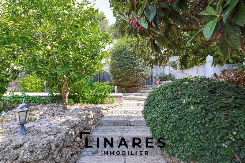 Villa - 320 m² - 5 pièces