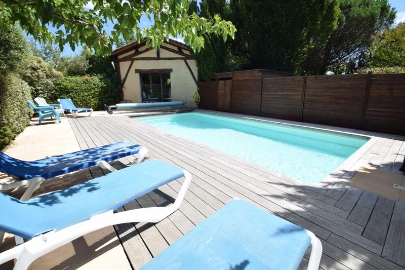 Propriété - 660 m² - 22 pièces