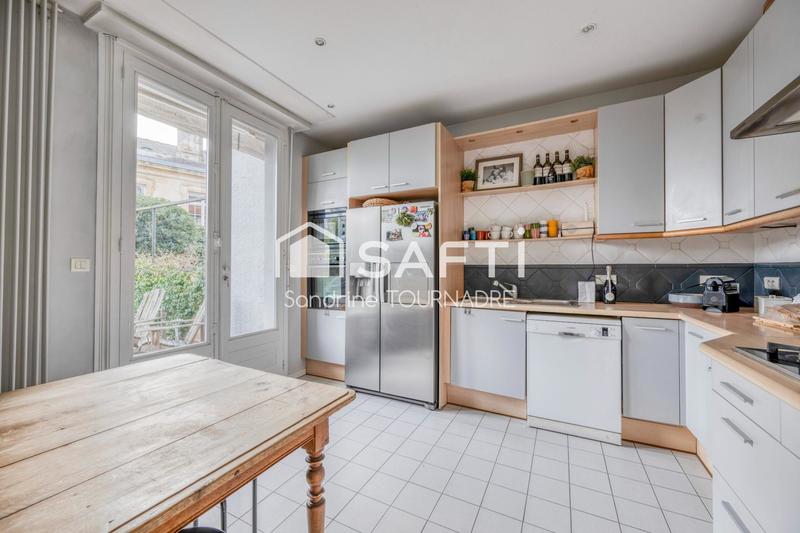 Hôtel particulier - 203 m² - 7 pièces