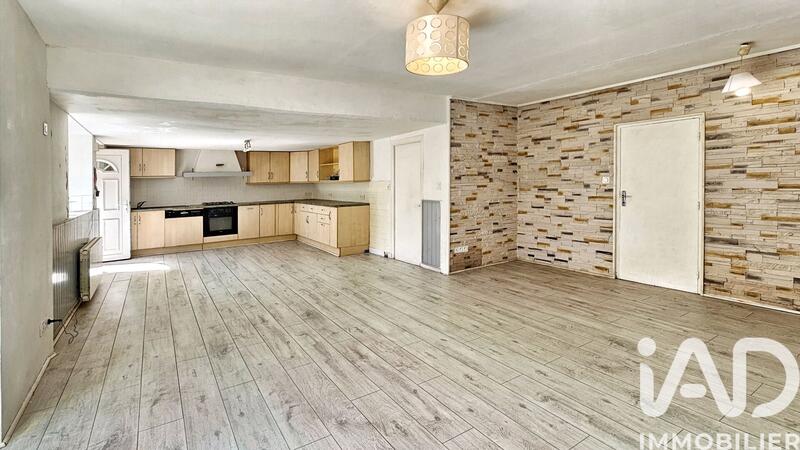 Maison - 137 m² - 7 pièces