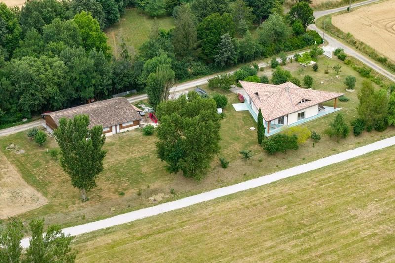 Maison traditionnelle - 166 m² - 8 pièces