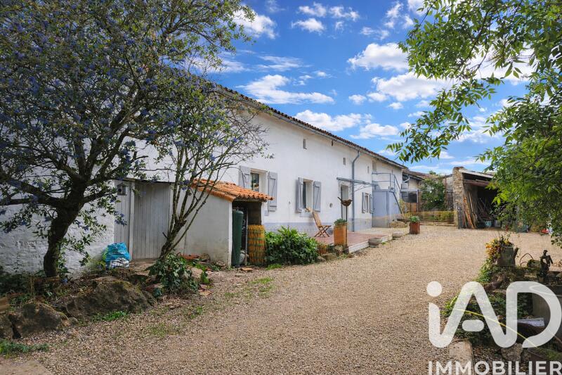 Maison - 300 m² - 7 pièces