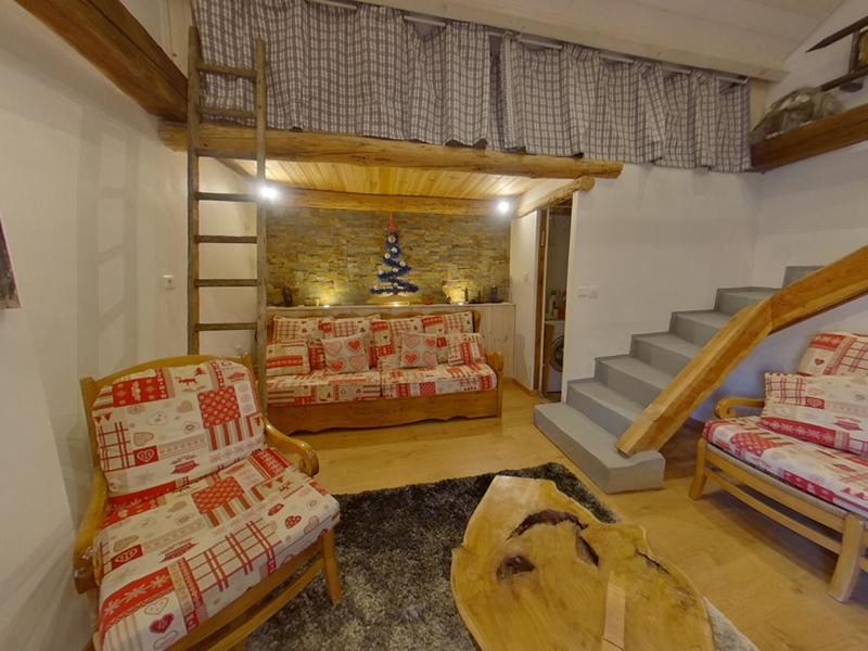 Maison - 80 m² - 5 pièces