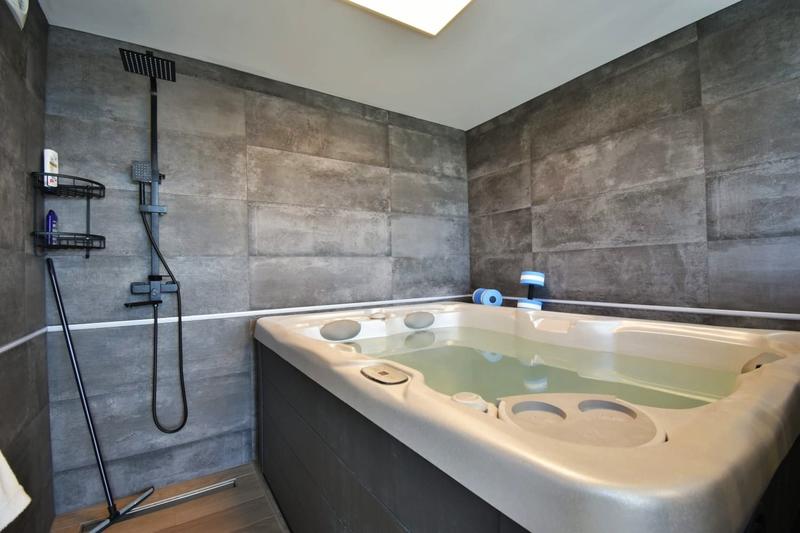 Maison contemporaine - 200 m² - 8 pièces