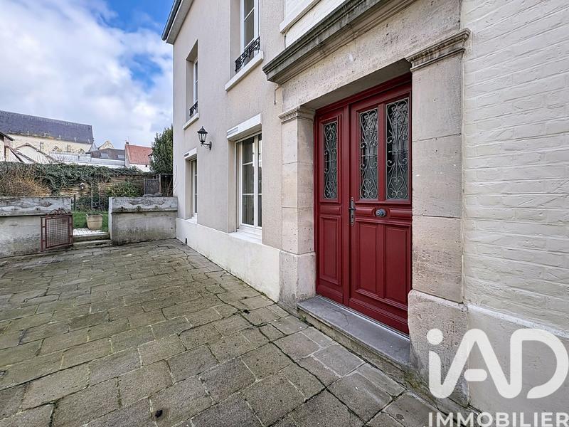 Maison - 147 m² - 9 pièces