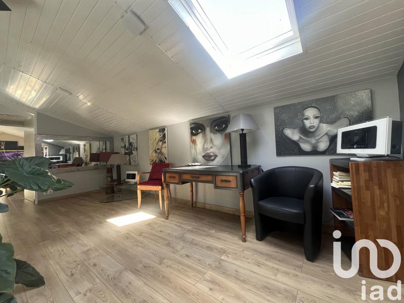 Maison - 276 m² - 9 pièces