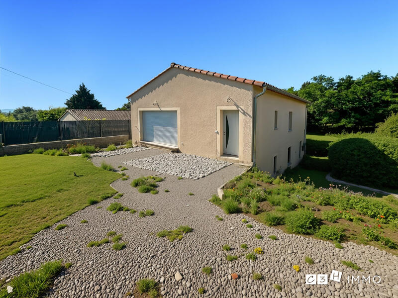 Maison - 92 m² - 5 pièces