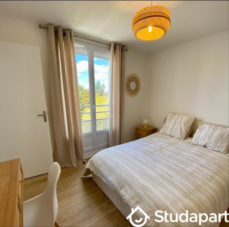 Chambre - 11 m² - 1 pièce