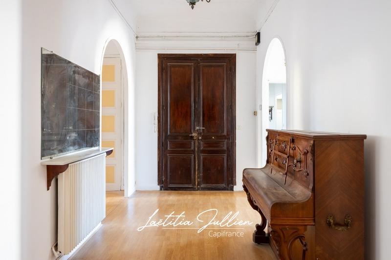 Appartement bourgeois - 185 m² - 7 pièces