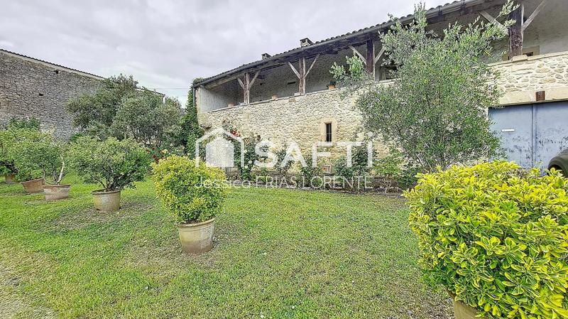 Maison - 334 m² - 10 pièces